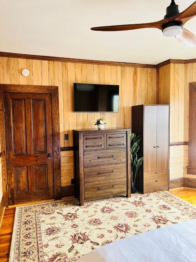 Monterey Inn Екстериор снимка