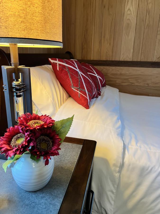 Monterey Inn Екстериор снимка
