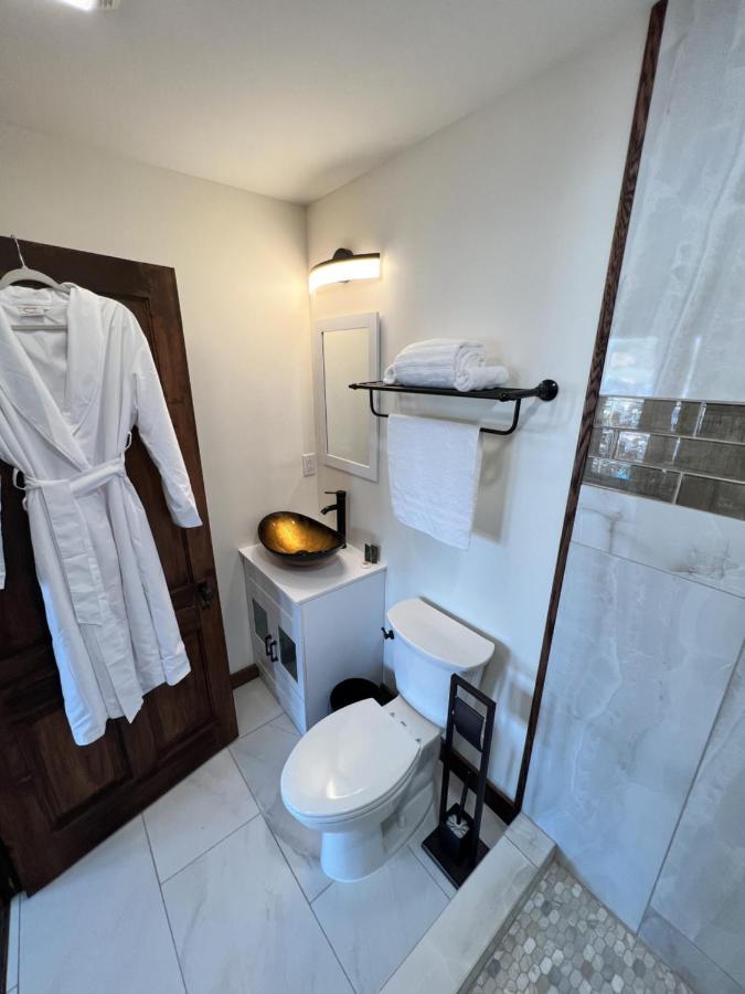 Monterey Inn Екстериор снимка